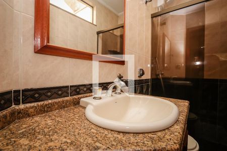 Casa de condomínio para alugar com 300m², 4 quartos e 5 vagas Casa de condomínio para alugar com 300m², 4 quartos e 5 vagasBanheiro