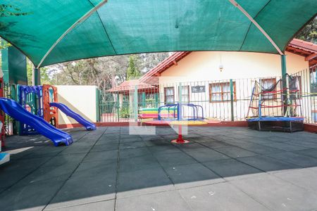 Casa de condomínio para alugar com 300m², 4 quartos e 5 vagas Casa de condomínio para alugar com 300m², 4 quartos e 5 vagasÁrea comum