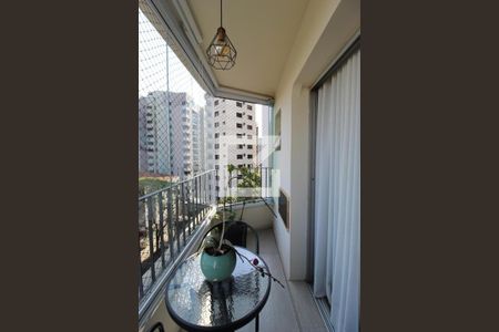 Varanda de apartamento à venda com 2 quartos, 67m² em Indianópolis, São Paulo