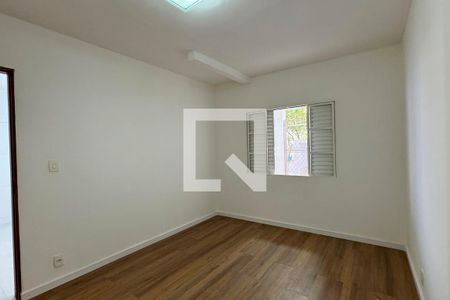 Quarto 2 de casa para alugar com 2 quartos, 297m² em Jardim Silveira, Barueri