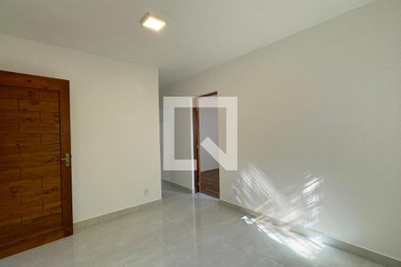 Sala de casa para alugar com 2 quartos, 297m² em Jardim Silveira, Barueri