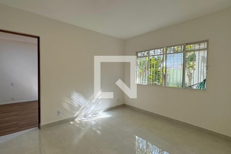 Sala de casa para alugar com 2 quartos, 297m² em Jardim Silveira, Barueri