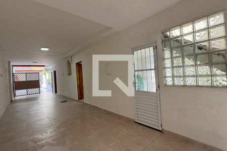 Entrada de casa para alugar com 2 quartos, 297m² em Jardim Silveira, Barueri