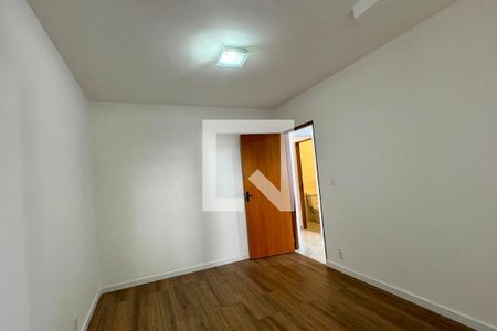 Quarto 2 de casa para alugar com 2 quartos, 297m² em Jardim Silveira, Barueri