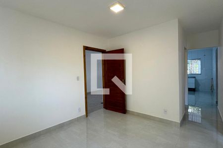 Sala de casa para alugar com 2 quartos, 297m² em Jardim Silveira, Barueri