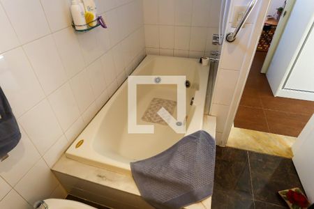 Apartamento à venda com 140m², 3 quartos e 3 vagasBanheiro da Suíte 1