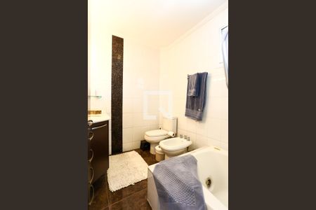 Apartamento à venda com 140m², 3 quartos e 3 vagasBanheiro da Suíte 1