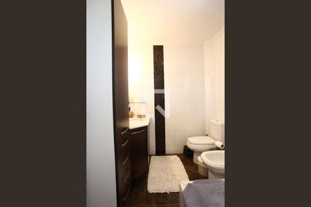 Apartamento à venda com 140m², 3 quartos e 3 vagasBanheiro da Suíte 1