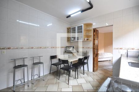 Casa à venda com 180m², 3 quartos e 2 vagasCozinha