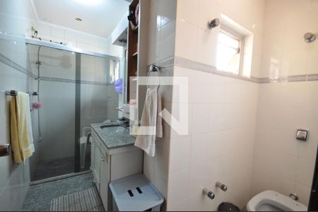 Casa à venda com 180m², 3 quartos e 2 vagasBanheiro