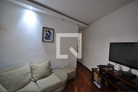 Casa à venda com 180m², 3 quartos e 2 vagasSala de TV