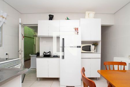 Casa à venda com 100m², 5 quartos e 2 vagas Casa à venda com 100m², 5 quartos e 2 vagasCasa 2