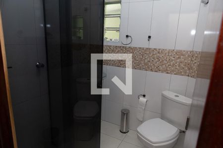 Casa à venda com 100m², 5 quartos e 2 vagas Casa à venda com 100m², 5 quartos e 2 vagasBanheiro Social