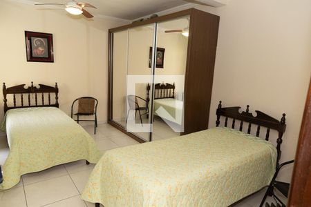 Casa à venda com 100m², 5 quartos e 2 vagas Casa à venda com 100m², 5 quartos e 2 vagasQuarto 2