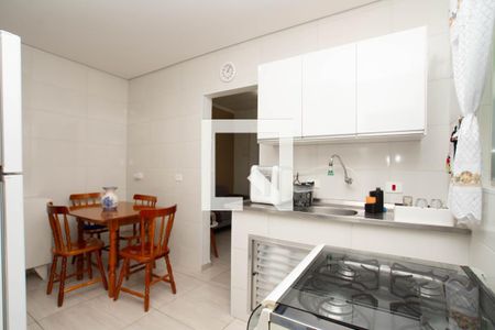 Casa à venda com 100m², 5 quartos e 2 vagas Casa à venda com 100m², 5 quartos e 2 vagasCasa 2