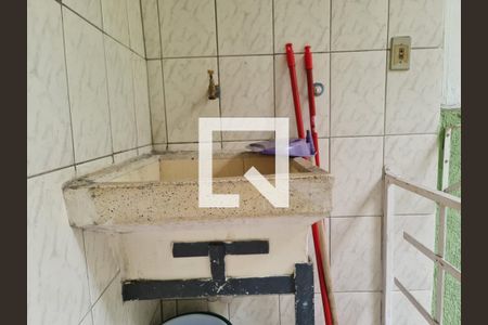 Casa à venda com 100m², 5 quartos e 2 vagas Casa à venda com 100m², 5 quartos e 2 vagasCasa 3