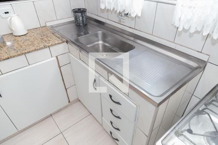 Casa à venda com 100m², 5 quartos e 2 vagas Casa à venda com 100m², 5 quartos e 2 vagasCozinha