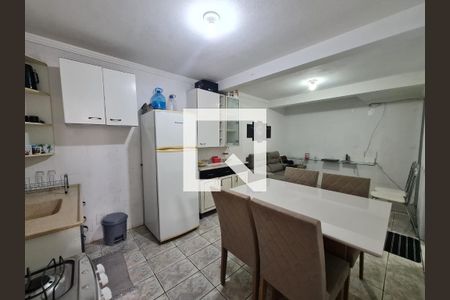 Casa à venda com 100m², 5 quartos e 2 vagas Casa à venda com 100m², 5 quartos e 2 vagasCasa 3