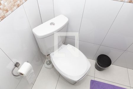 Casa à venda com 100m², 5 quartos e 2 vagas Casa à venda com 100m², 5 quartos e 2 vagasBanheiro Social