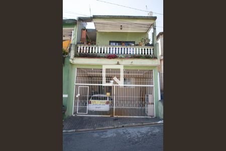 Casa à venda com 100m², 5 quartos e 2 vagas Casa à venda com 100m², 5 quartos e 2 vagasFachada