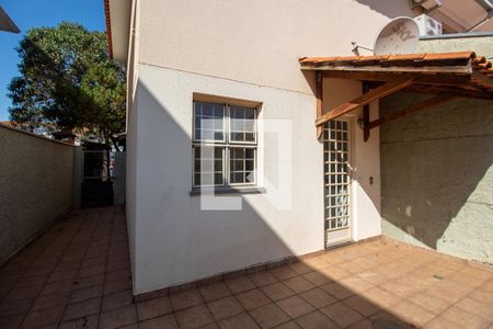 Casa de condomínio para alugar com 79m², 2 quartos e 1 vagaQuintal
