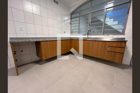 Casa para alugar com 200m², 5 quartos e 2 vagasCozinha