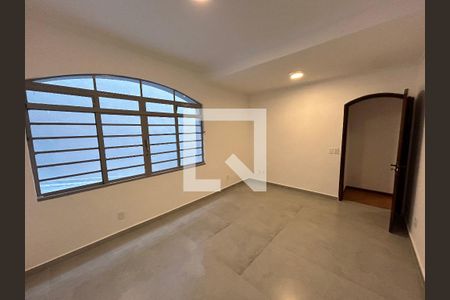 Casa para alugar com 200m², 5 quartos e 2 vagasEscritório