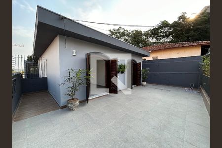 Casa para alugar com 200m², 5 quartos e 2 vagasVaranda da frente