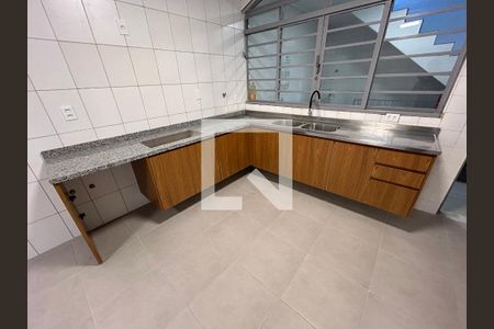 Casa para alugar com 200m², 5 quartos e 2 vagasCozinha