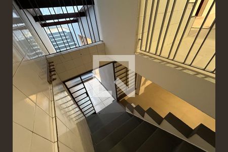 Casa para alugar com 200m², 5 quartos e 2 vagasEscada para churrasqueira