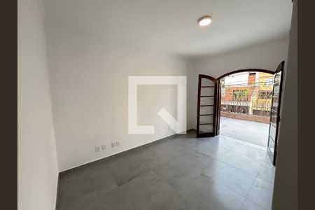 Casa para alugar com 200m², 5 quartos e 2 vagasSuite