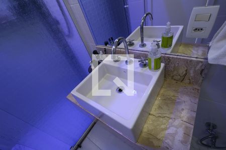 Apartamento à venda com 120m², 3 quartos e 3 vagasBanheiro da Suíte 3 - Pia