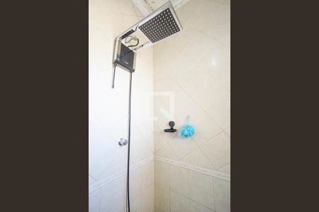 Casa de condomínio à venda com 70m², 2 quartos e 1 vaga Casa de condomínio à venda com 70m², 2 quartos e 1 vagaChuveiro