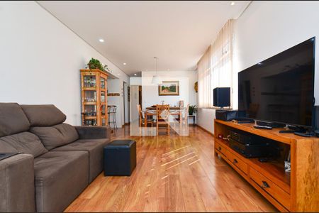 Sala de estar de apartamento à venda com 4 quartos, 144m² em Colégio Batista, Belo Horizonte