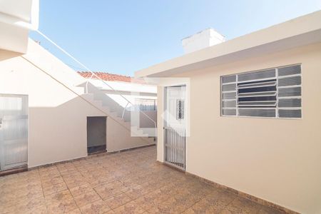 Casa para alugar com 229m², 2 quartos e 2 vagas Casa para alugar com 229m², 2 quartos e 2 vagasQuintal