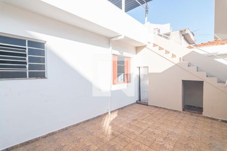 Casa para alugar com 229m², 2 quartos e 2 vagas Casa para alugar com 229m², 2 quartos e 2 vagasQuintal