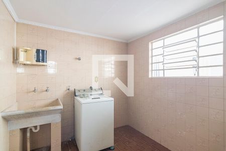 Casa para alugar com 229m², 2 quartos e 2 vagas Casa para alugar com 229m², 2 quartos e 2 vagasÁrea de Serviço