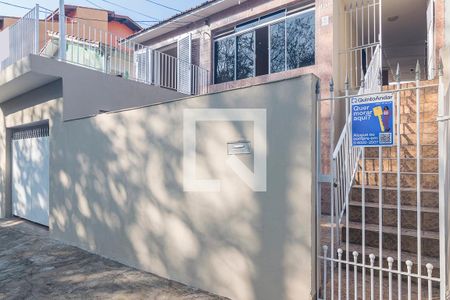Casa para alugar com 229m², 2 quartos e 2 vagas Casa para alugar com 229m², 2 quartos e 2 vagasFachada