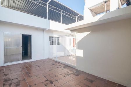 Casa para alugar com 229m², 2 quartos e 2 vagas Casa para alugar com 229m², 2 quartos e 2 vagasQuintal Edícula