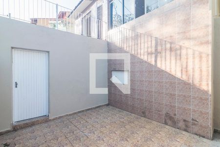 Casa para alugar com 229m², 2 quartos e 2 vagas Casa para alugar com 229m², 2 quartos e 2 vagasQuintal