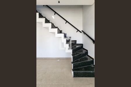 Apartamento à venda com 112m², 2 quartos e 2 vagasEscada