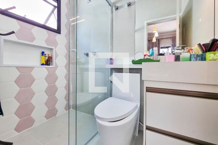 Casa de condomínio para alugar com 210m², 3 quartos e 4 vagasBanheiro da Suíte