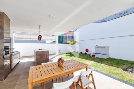 Casa de condomínio para alugar com 210m², 3 quartos e 4 vagasChurrasqueira / Quintal