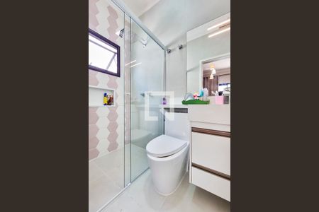 Casa de condomínio para alugar com 210m², 3 quartos e 4 vagasBanheiro da Suíte