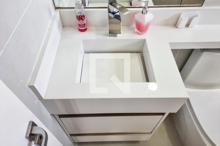 Casa de condomínio para alugar com 210m², 3 quartos e 4 vagasBanheiro da Suíte 1