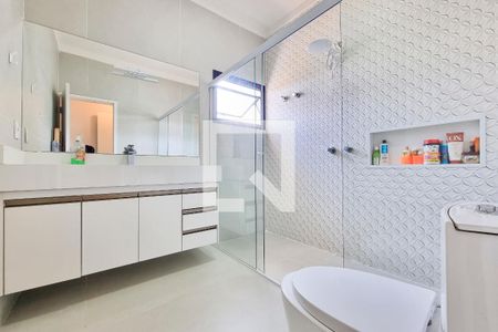 Casa de condomínio para alugar com 210m², 3 quartos e 4 vagasBanheiro da Suíte 2