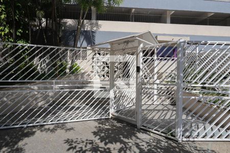 Apartamento à venda com 75m², 2 quartos e 1 vagaFachada do condomínio