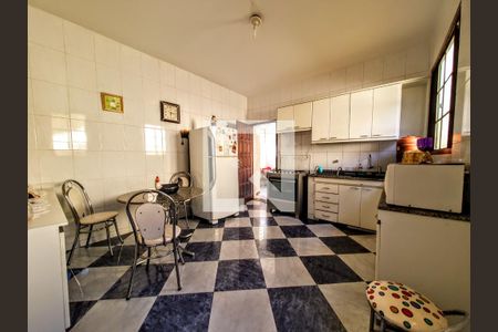 Casa à venda com 125m², 3 quartos e 2 vagasCozinha