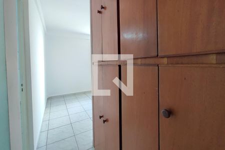 Quarto 2 de apartamento para alugar com 2 quartos, 53m² em Parque Residencial Vila União, Campinas