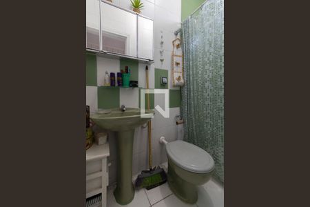 Casa à venda com 400m², 2 quartos e 6 vagasBanheiro de Serviço